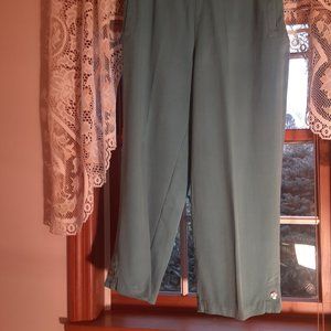 Tommy Bahama Silk Capris size 4